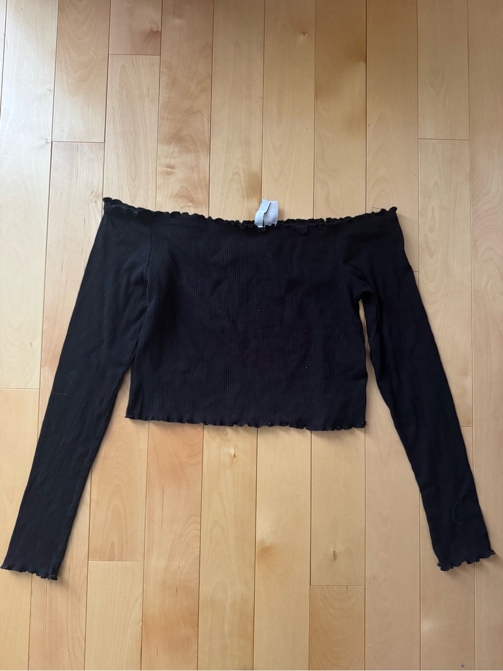 Women’s H&M Black Off-Shoulder Ribbed Long Sleeve Crop Top (L)